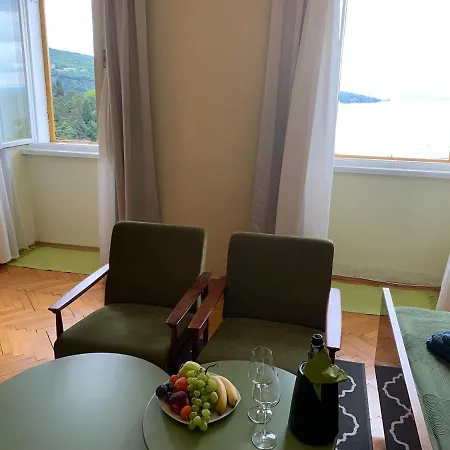 Lady Lidija - Volosko Free Parking Opatija