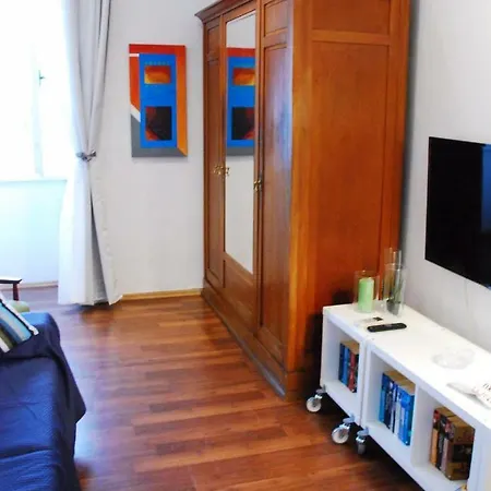 Lady Lidija - Volosko Free Parking Opatija